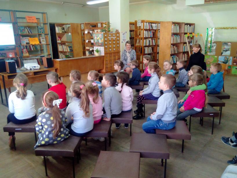 Библиотеки беседа с детьми. Экскурсия в детскую библиотеку. Дошкольники в библиотеке. Экскурсия в библиотеку для детей. Экскурсия в библиотеку для дошкольников.